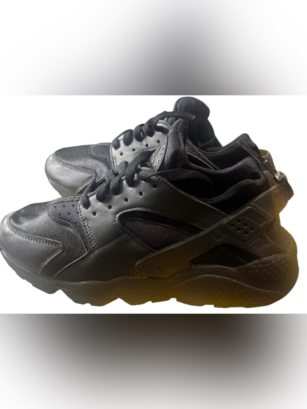 Nike Air Huarache Triple Black Women’s Sneakers Size 9 DH4439-001